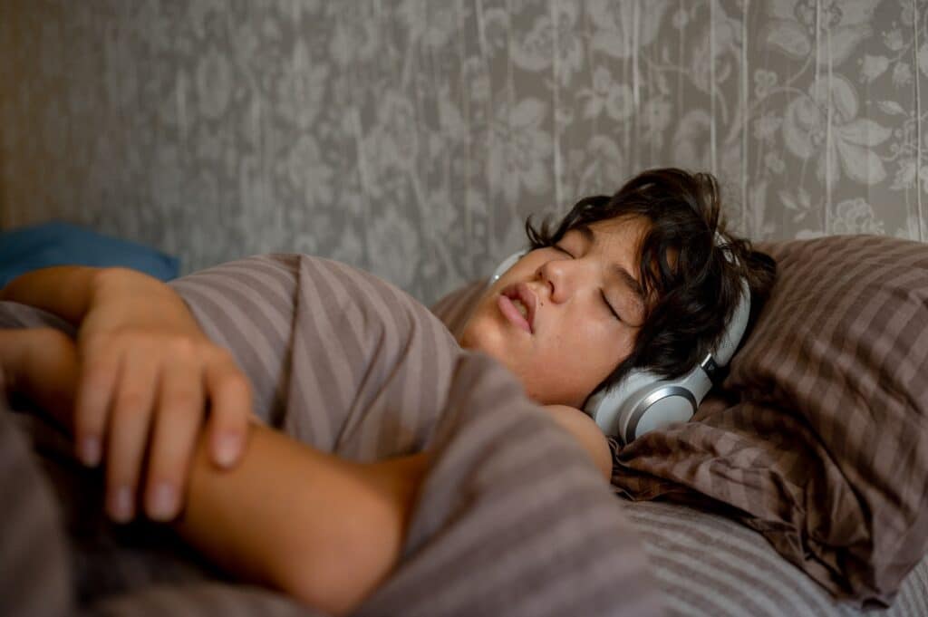 effetti-della-musica-sul-cervello-positivi-miglioramento-qualità-sonno